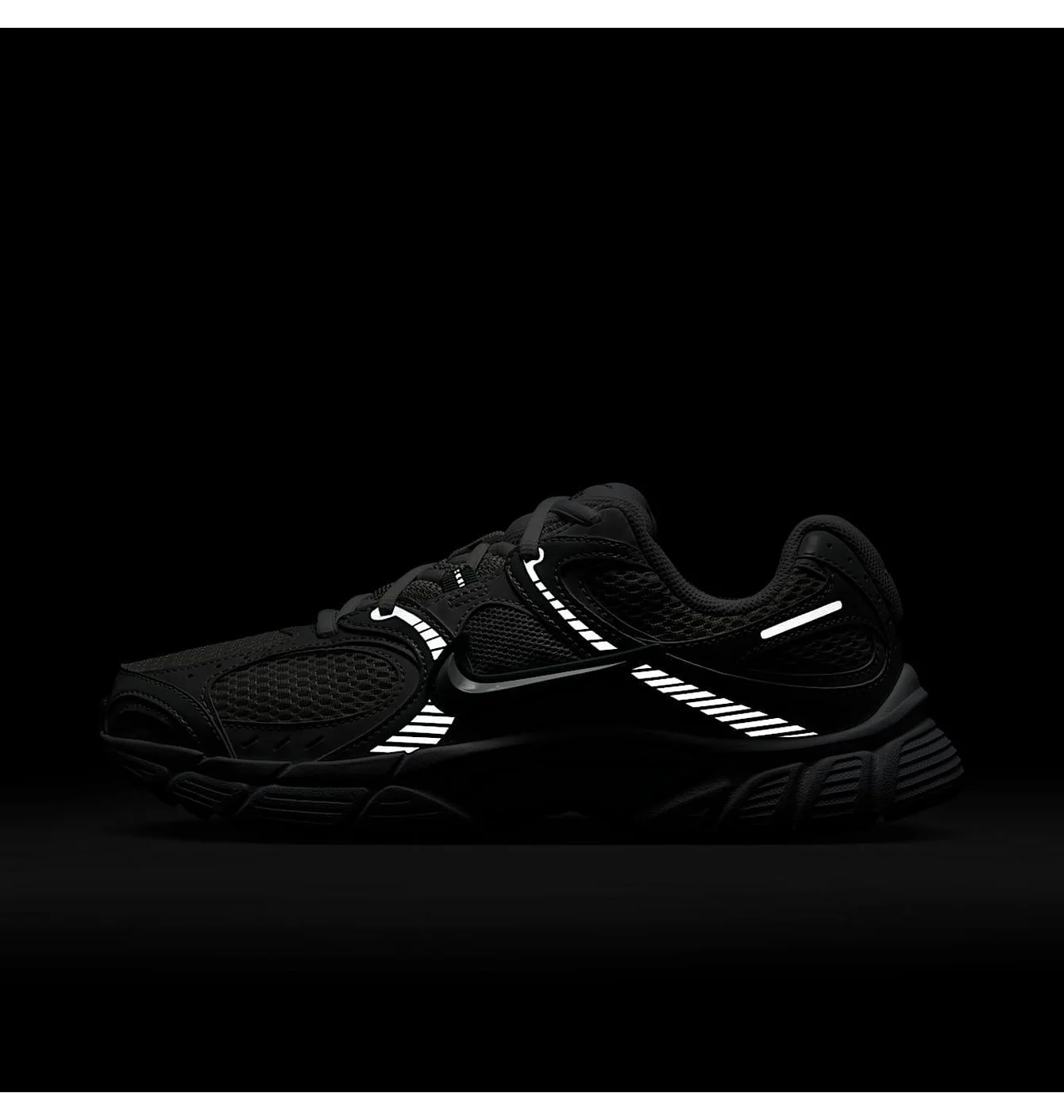 Кросівки жіночі Nike V5 Rnr White HQ7901-106