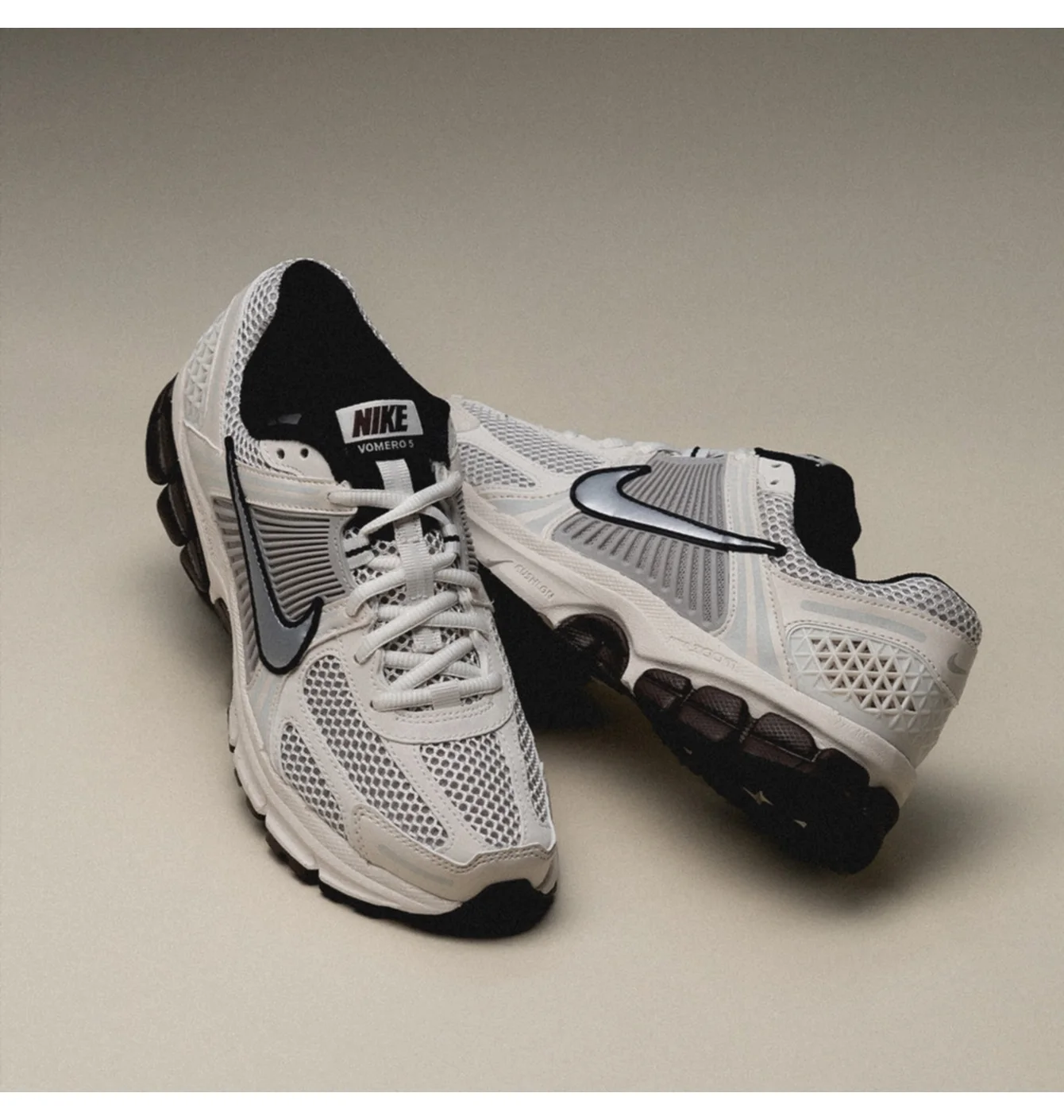NIKE ZOOM VOMERO 5