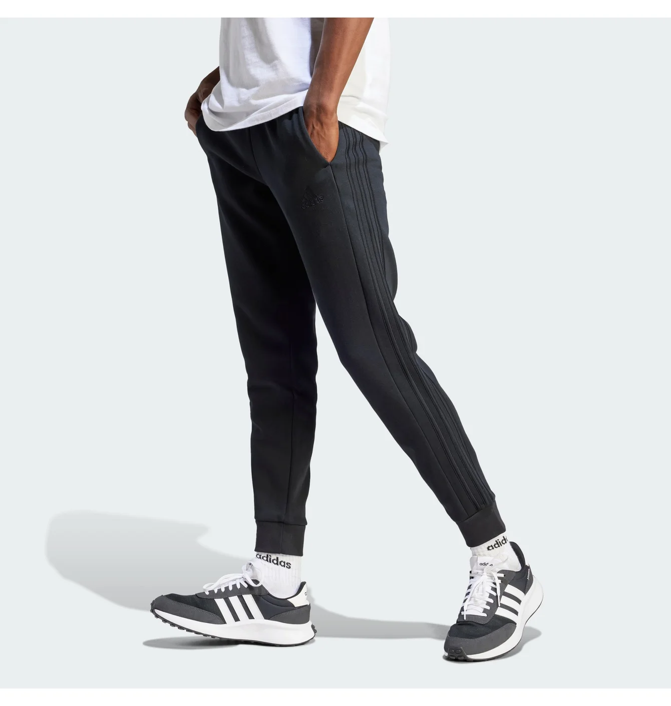 Штани чоловічі Adidas Essentials Fleece 3-Stripes Tapered Cuff Pants Black IJ8885