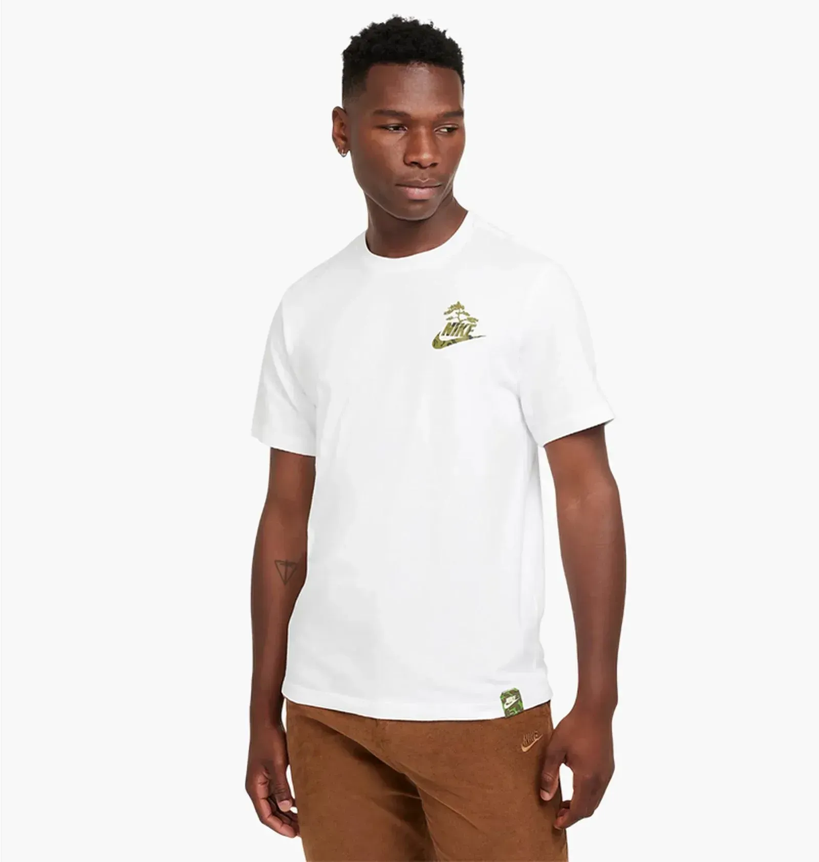 Футболка чоловіча Nike Sportswear Club T-Shirt (FZ7952-100)