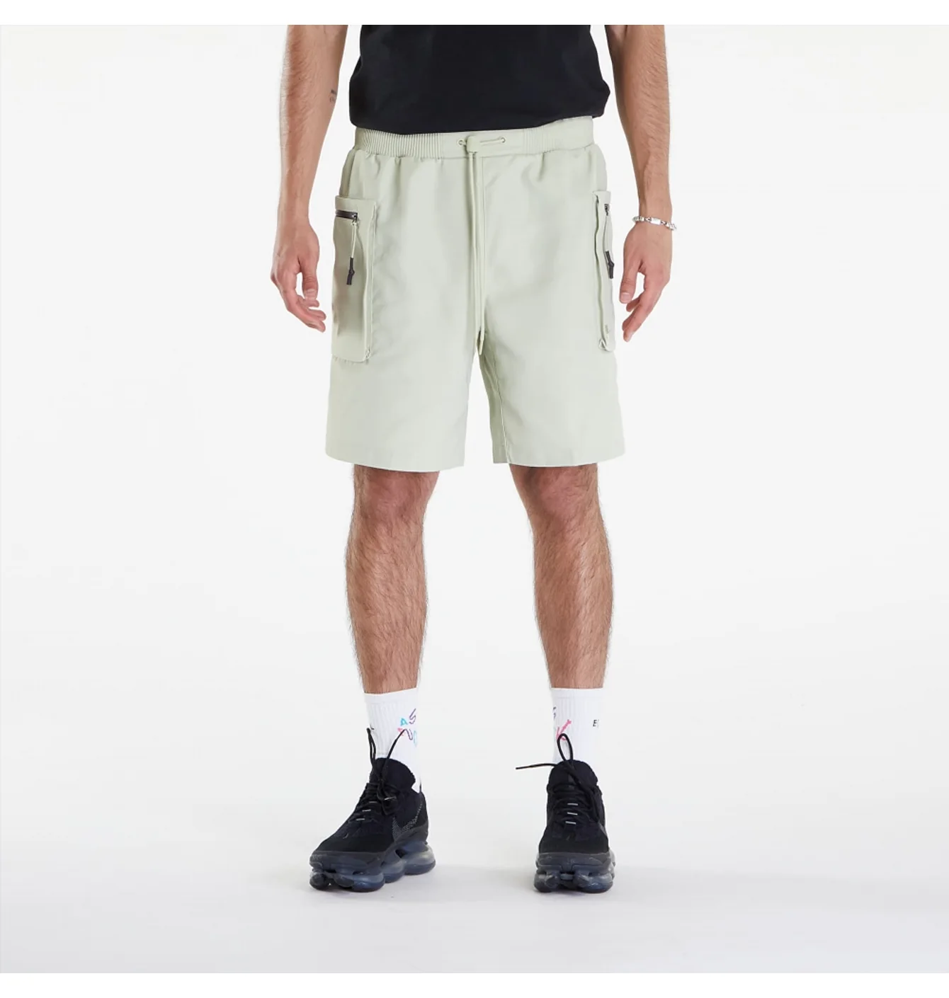 Шорти чоловічі Nike Sportswear Tech Pack MenS Woven Utility Shorts Green FB7528-371