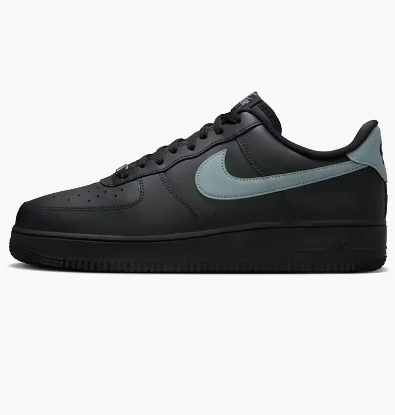 Кросівки чоловічі Nike Air Force 1 07 Black FJ4146-003