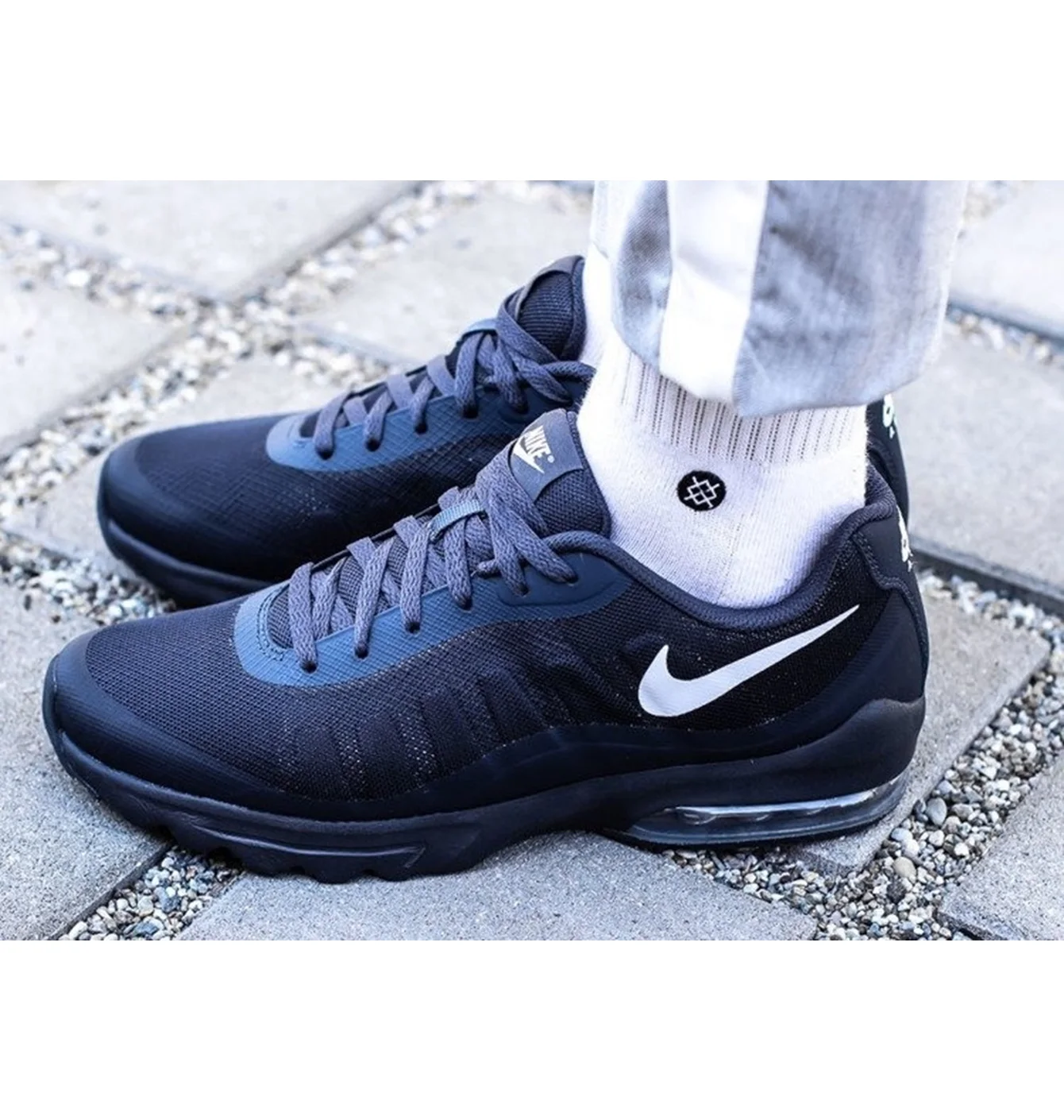 NIKE AIR MAX INVIGOR PRINT