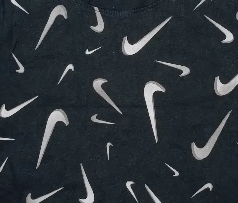Футболка підліткова Nike T-Shirt (DO4639-010)