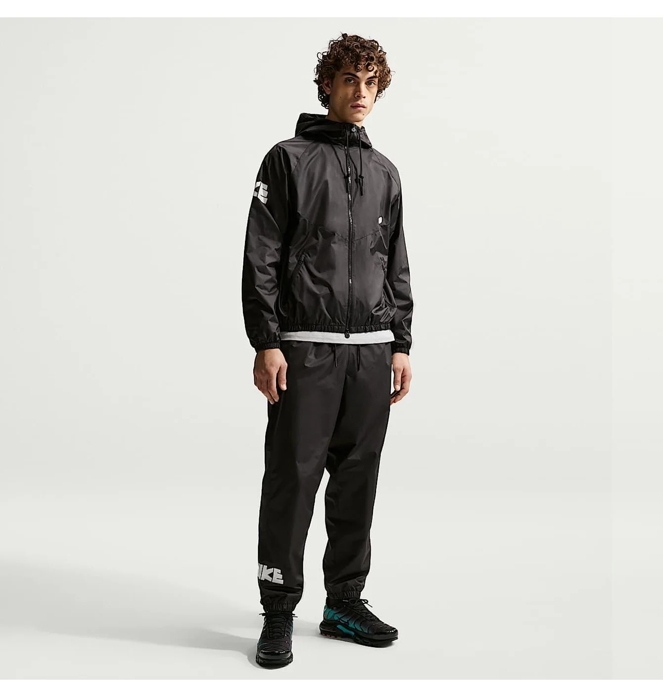 Штани чоловічі Nike M Nk Wr Gfx Wvn Black IF0842-010