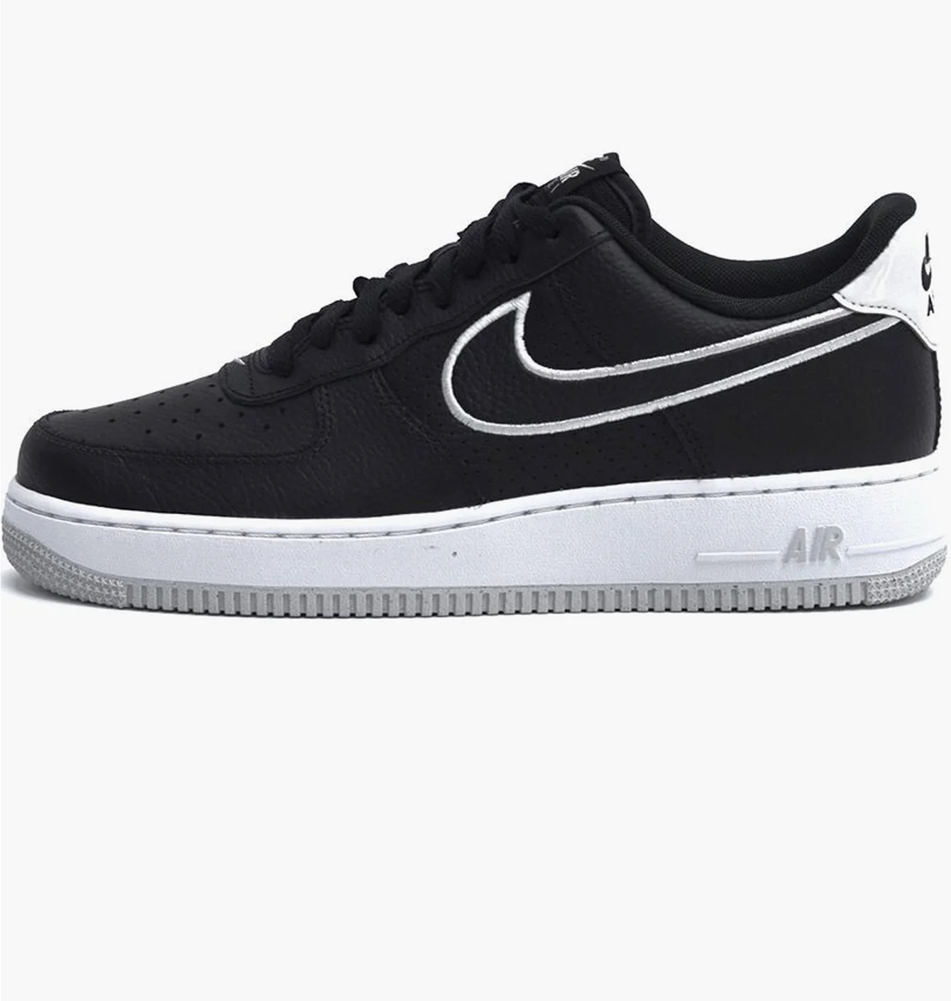NIKE AIR FORCE 1 07