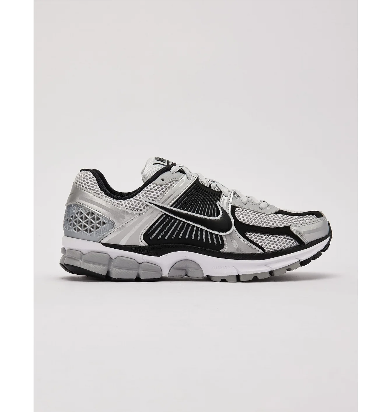 NIKE AIR ZOOM VOMERO 5