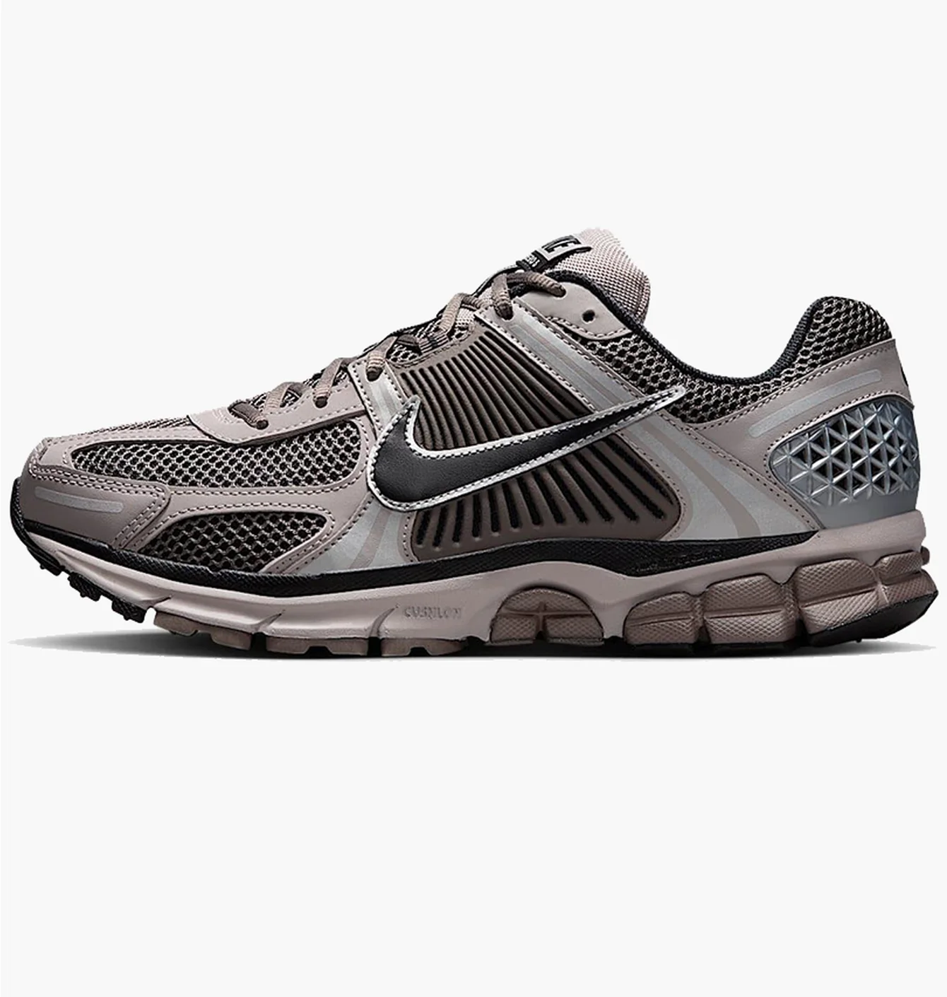 NIKE AIR ZOOM VOMERO 5