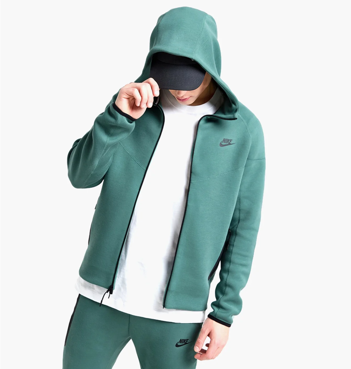 NIKE TECH FLEECE