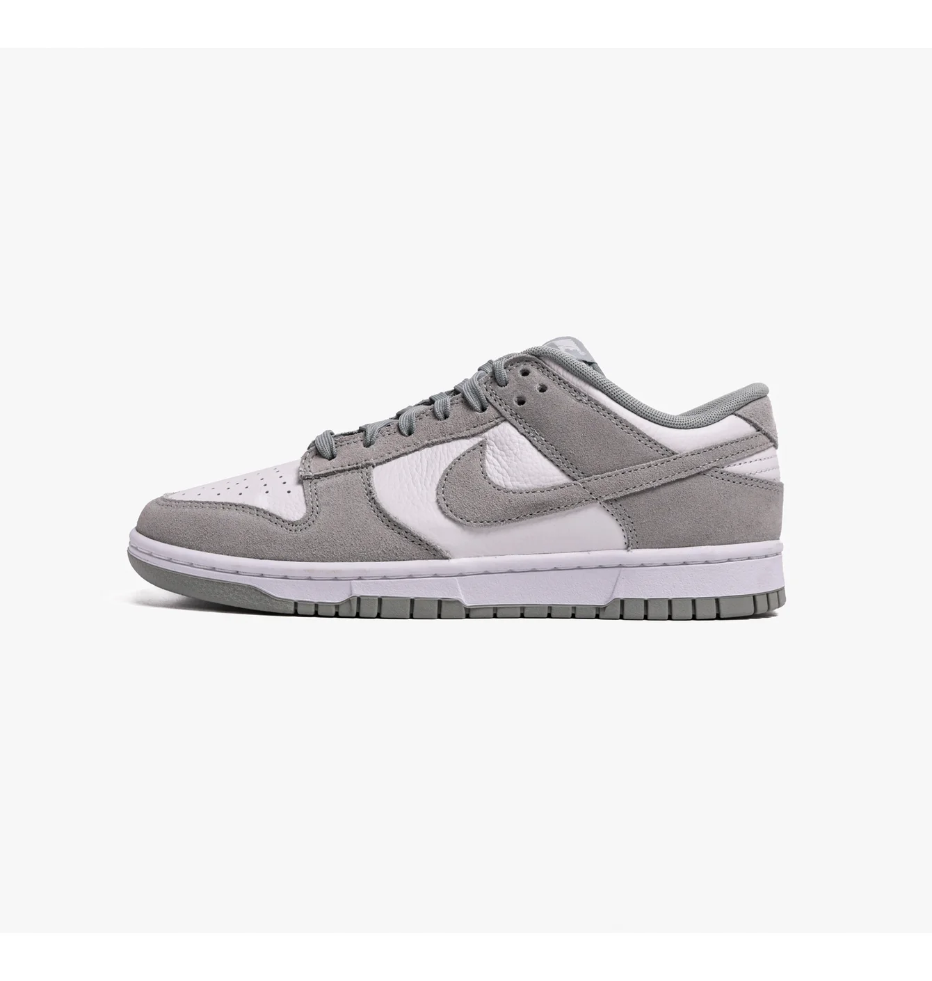 Nike Dunk Low Retro