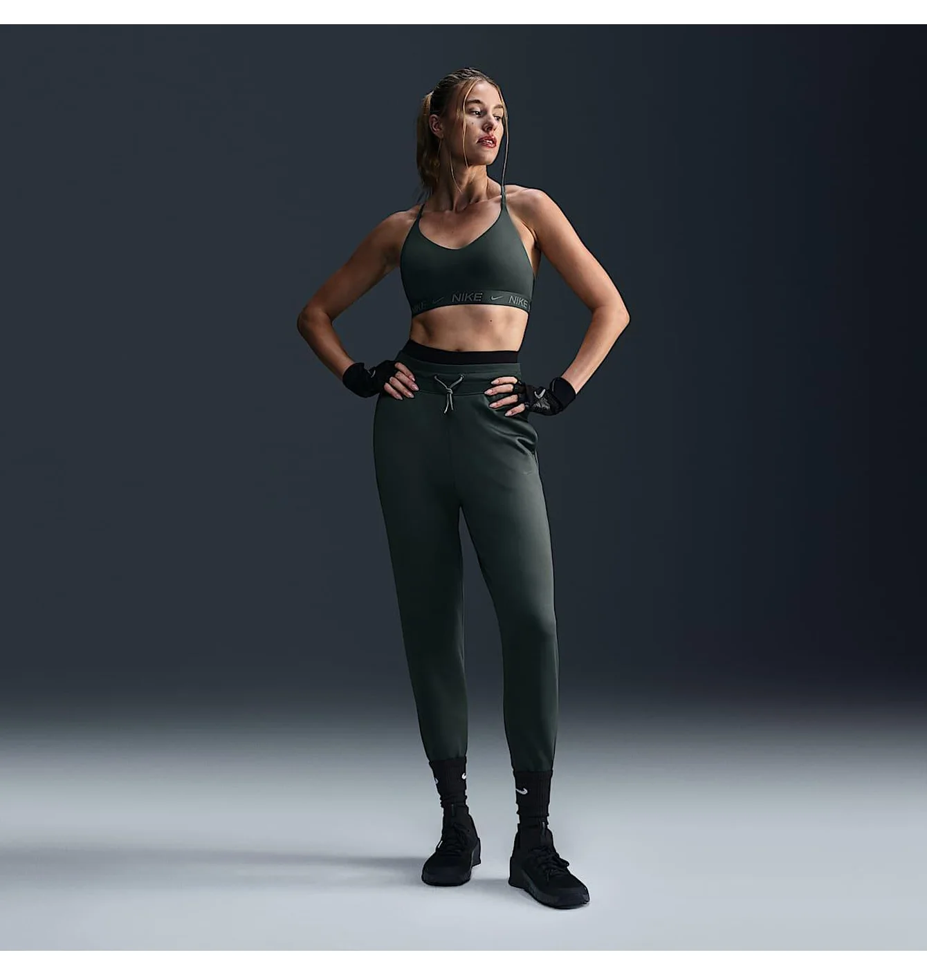 NIKE THERMA-FIT