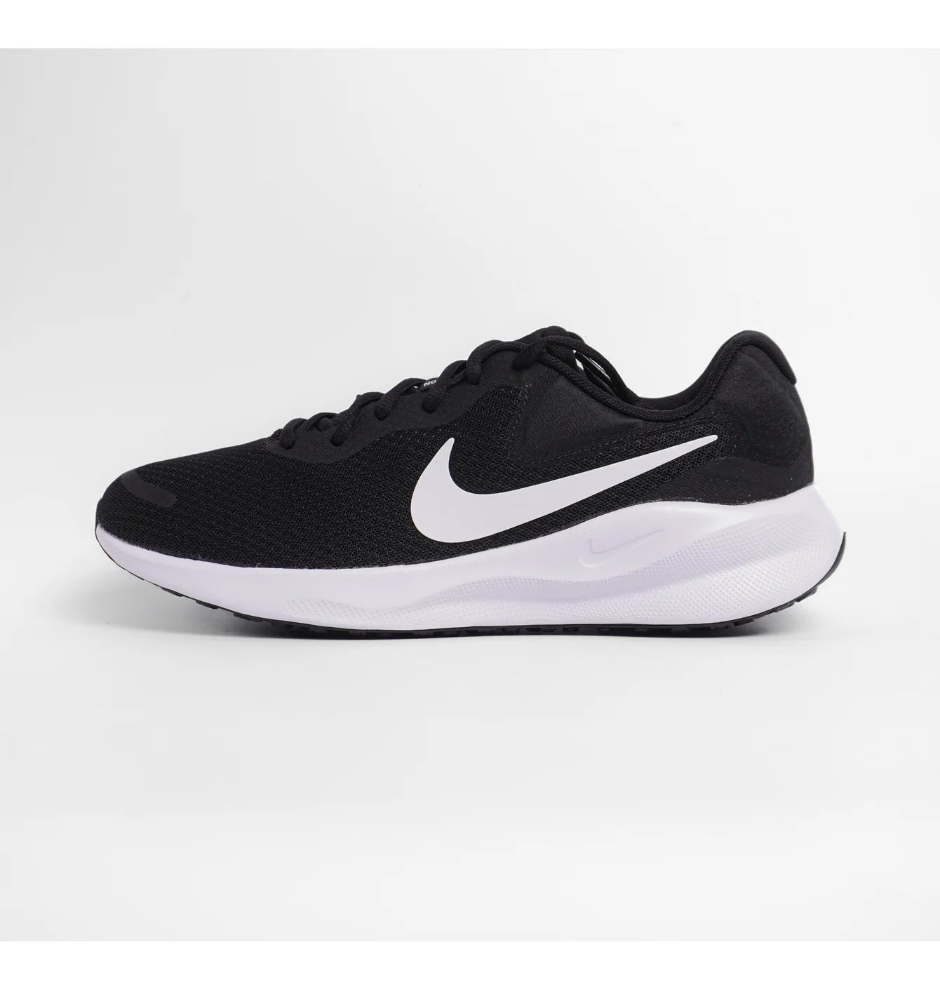 Nike REVOLUTION 7