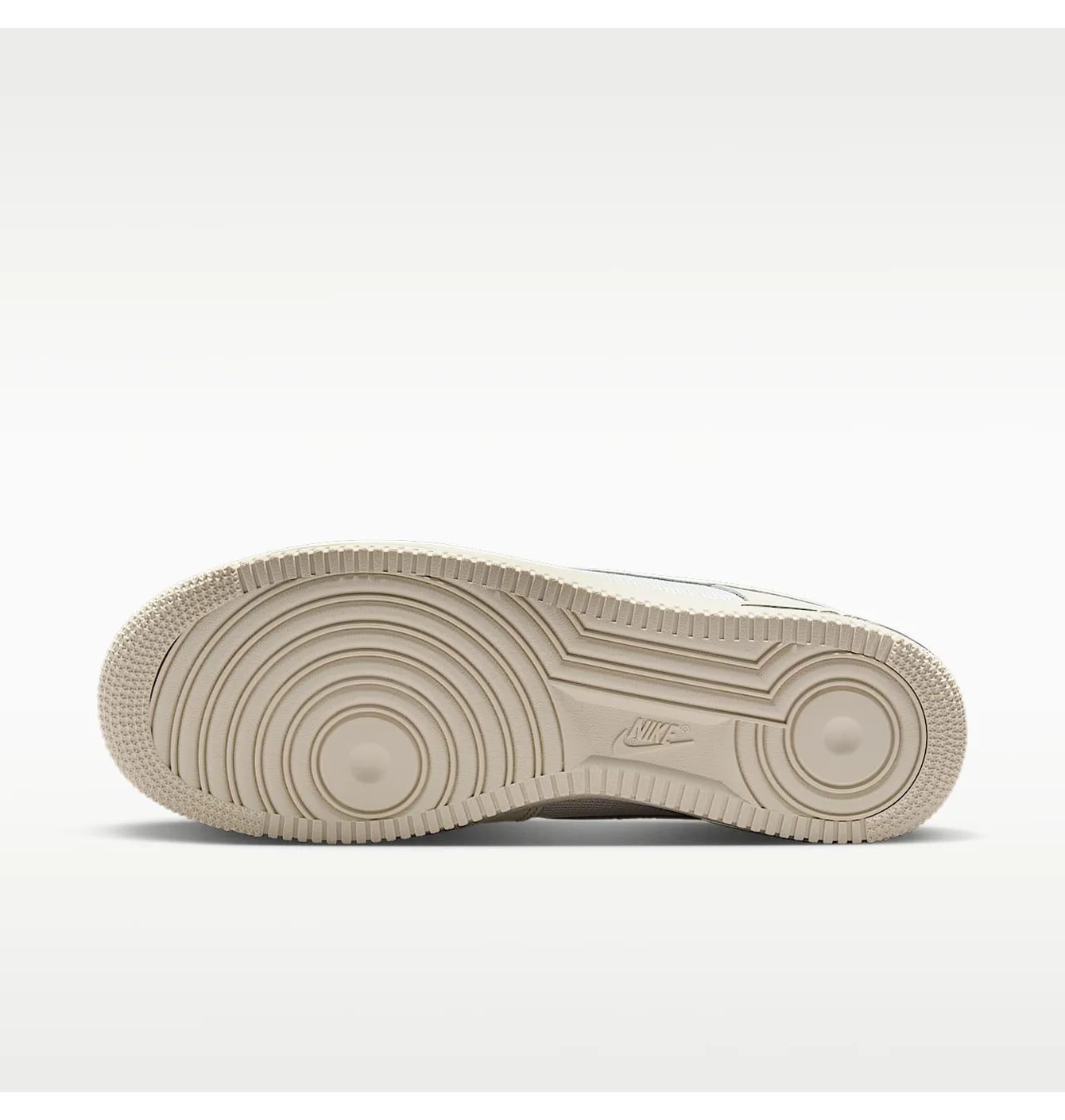 Кросівки чоловічі Nike Air Force 1 07 Lv8 Beige IM6002-030