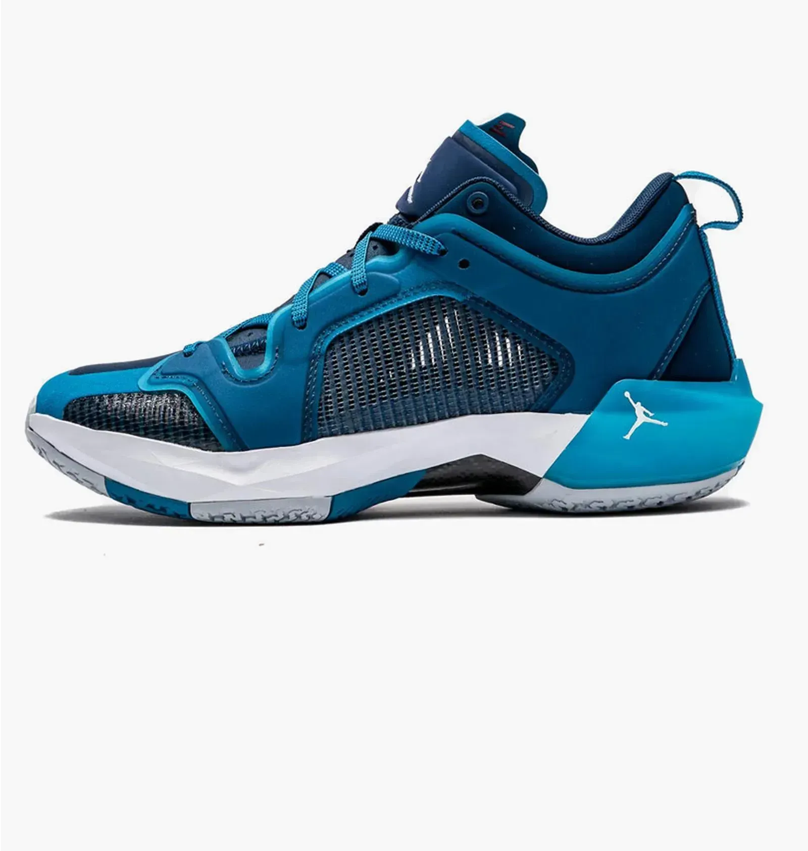 Air Jordan XXXVII LOW