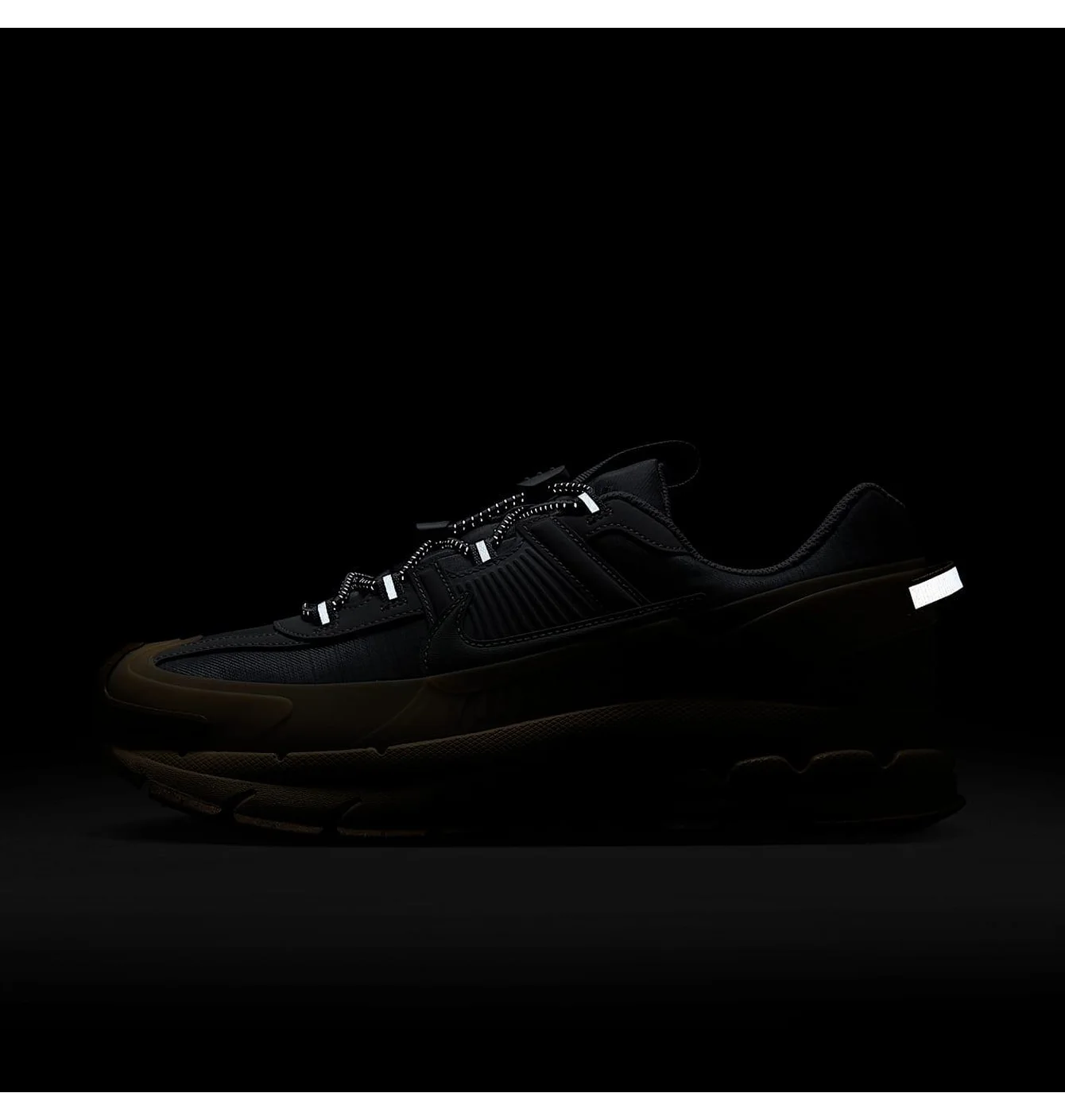 NIKE ZOOM VOMERO ROAM