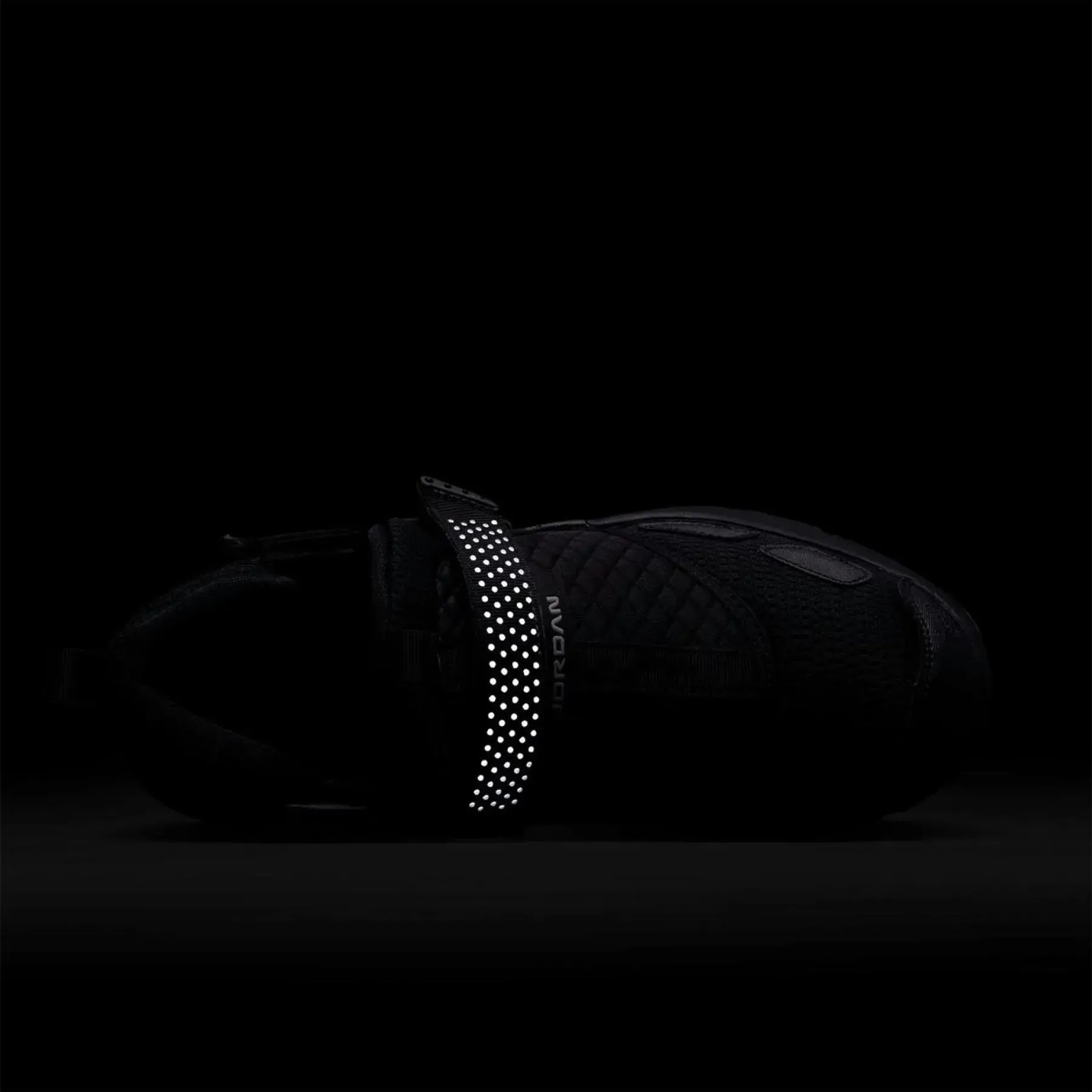 Кросівки жіночі Jordan Wmns Jordan Trunner Lx Triple Black (HQ2164-001)