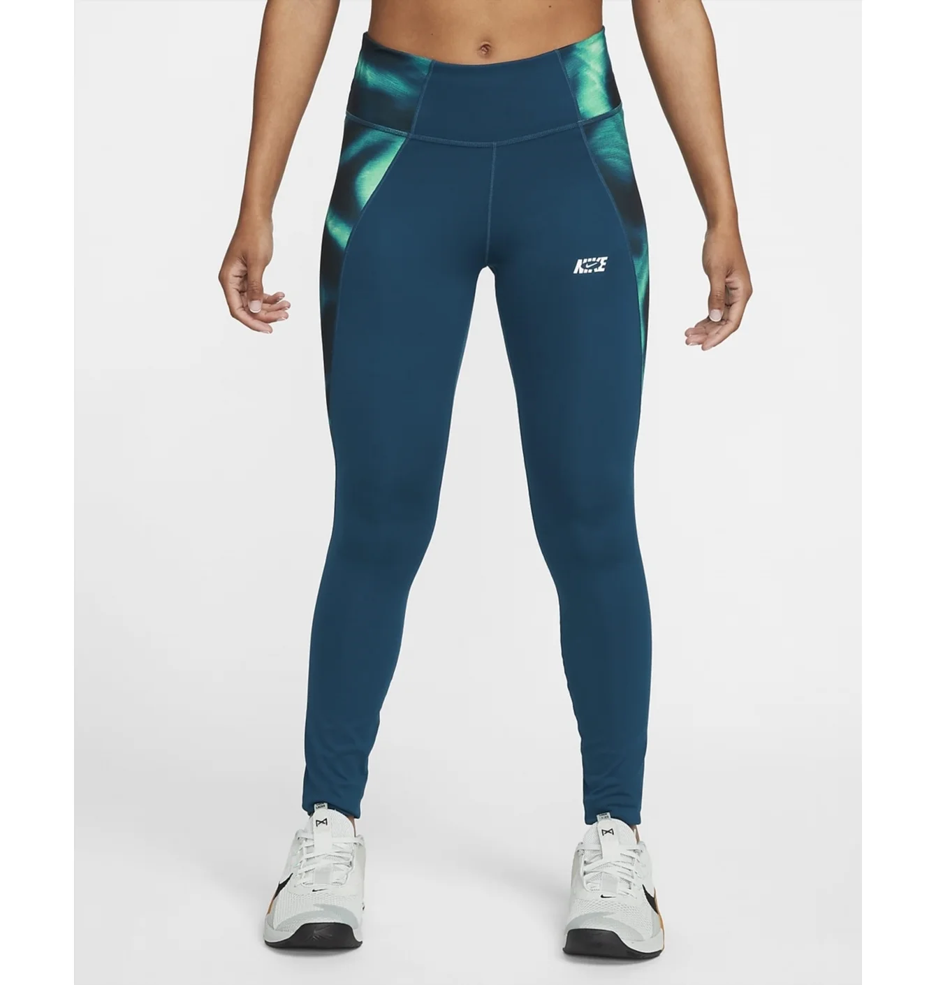 NIKE ONE ICON CLASH