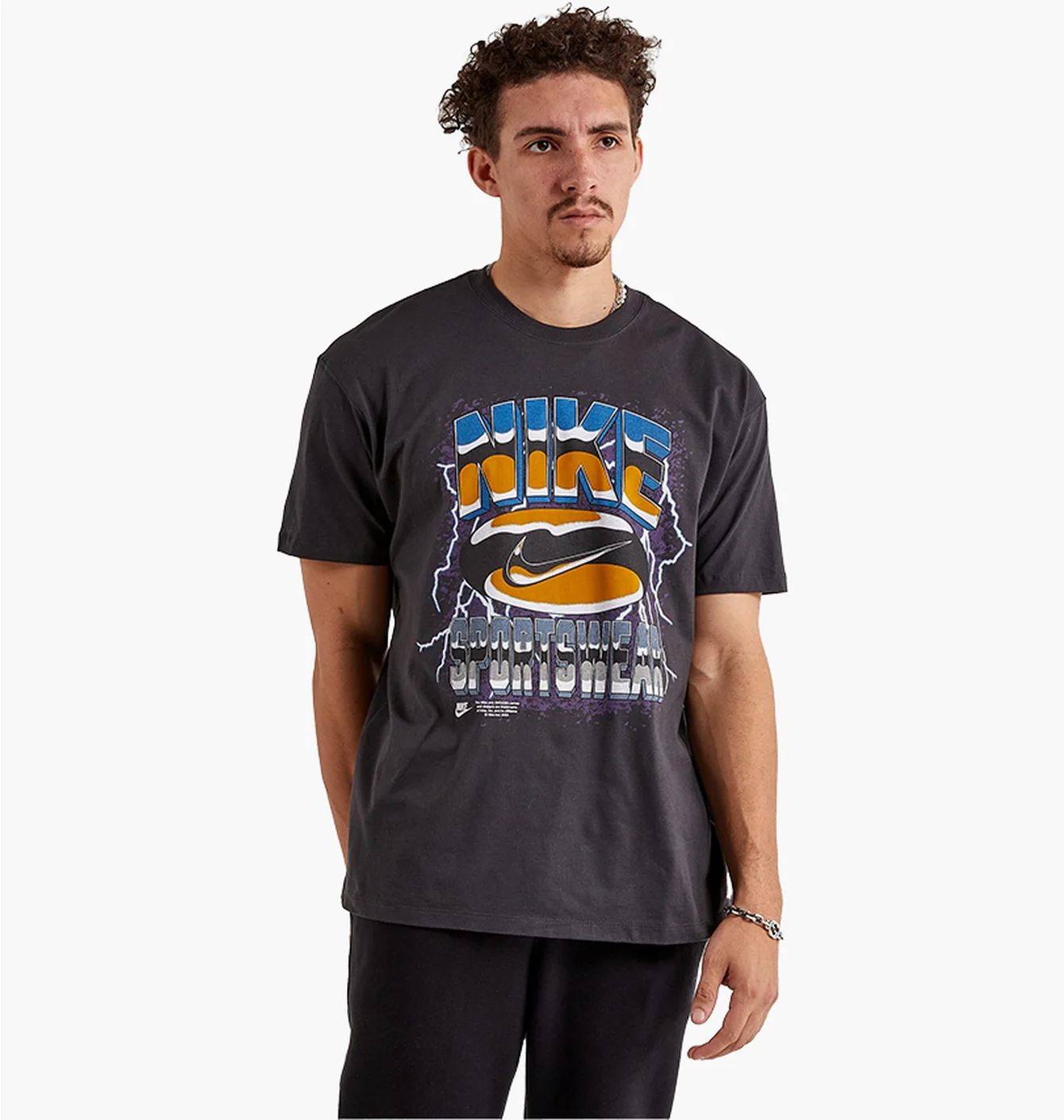 Nike Sportswear Graphic Tee