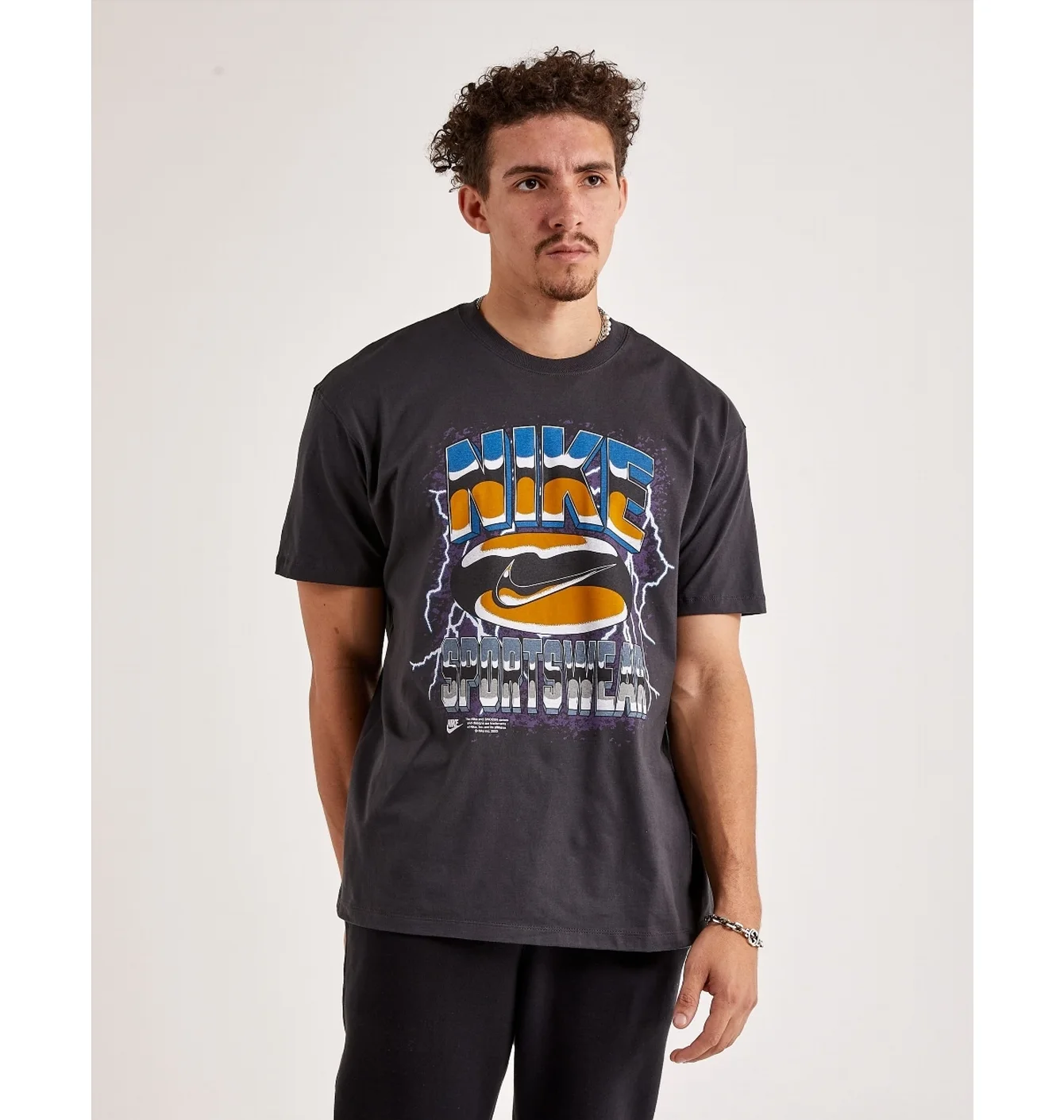 Nike Sportswear Graphic Tee