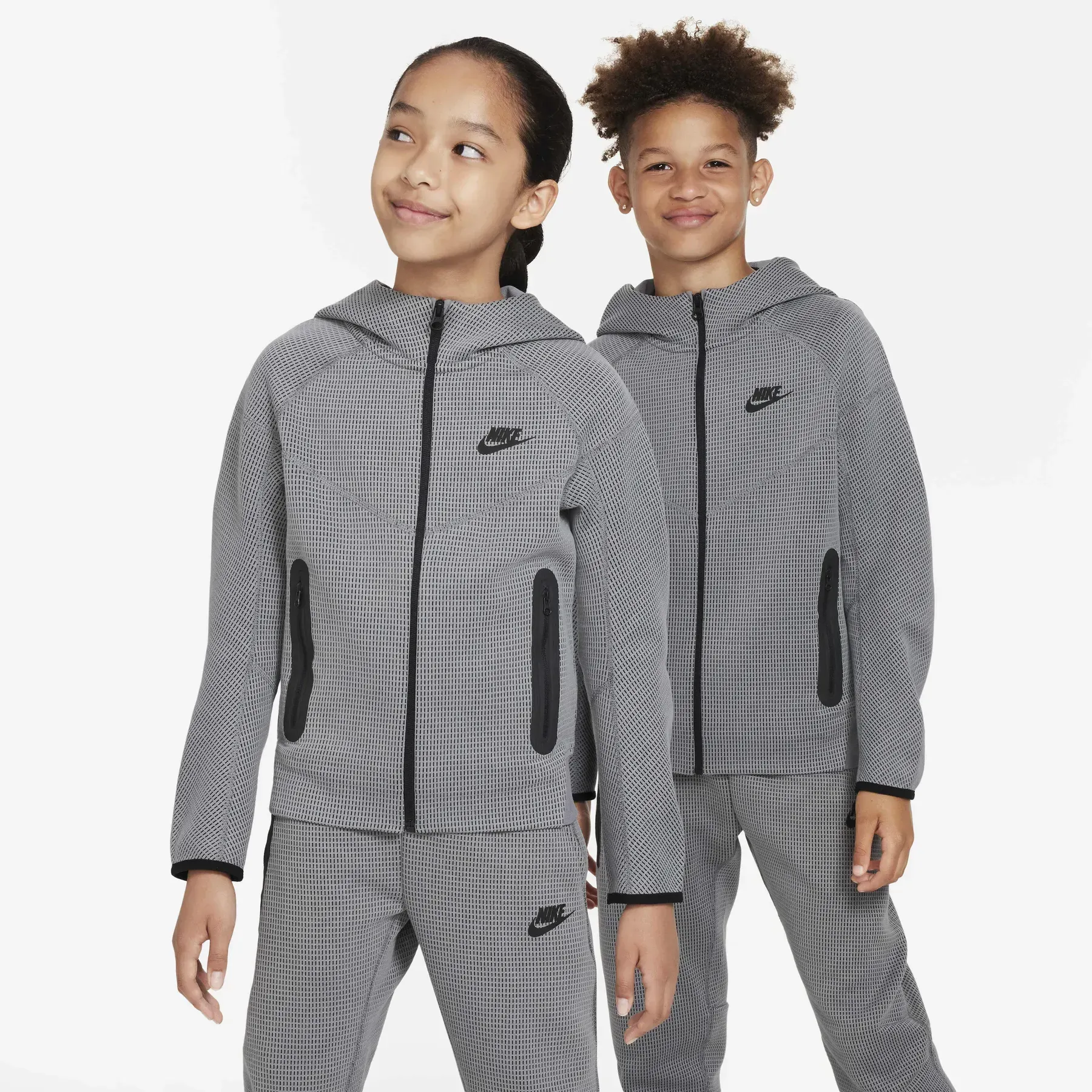 Светр підлітковий Nike Sportswear Tech Fleece Winterized Full-Zip Hoodie (FJ6023-084)